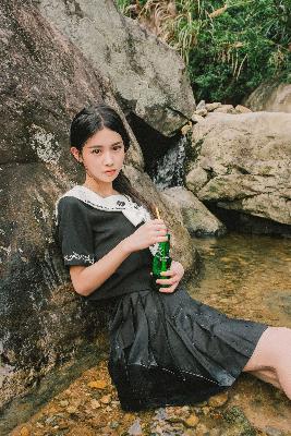 迪拜的女孩在线观看完整免费高清满天星